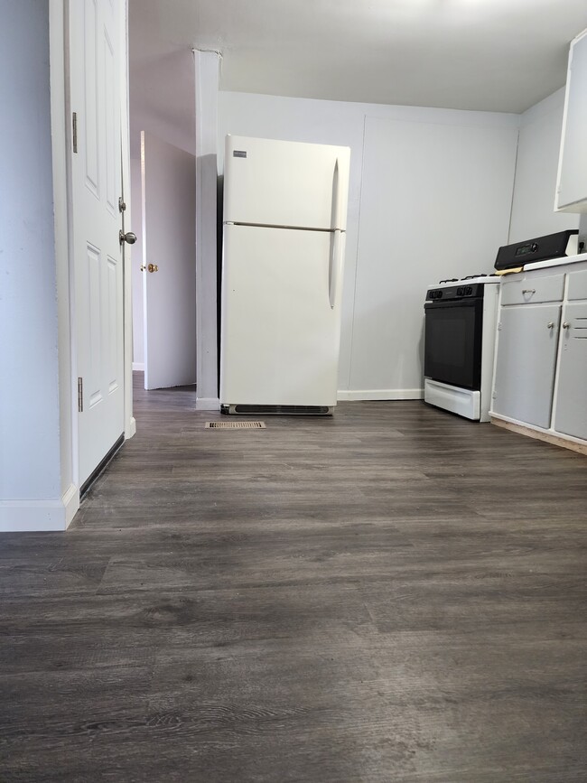 73 Leo St unit Upstairs, Rochester, NY 14621 - photo 4