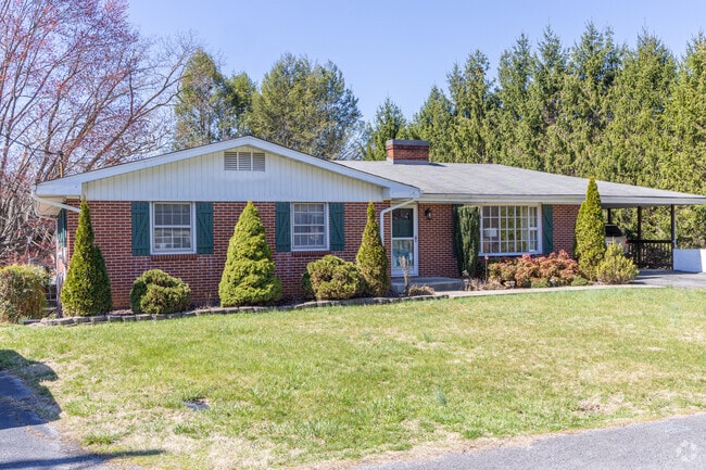 A commonly found Ranch styled home construction of brick in the Valley Forge neighborhood.