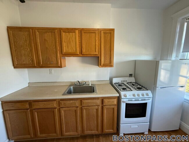 1687 Commonwealth Ave unit 34, Brighton, MA 02135 - photo 4