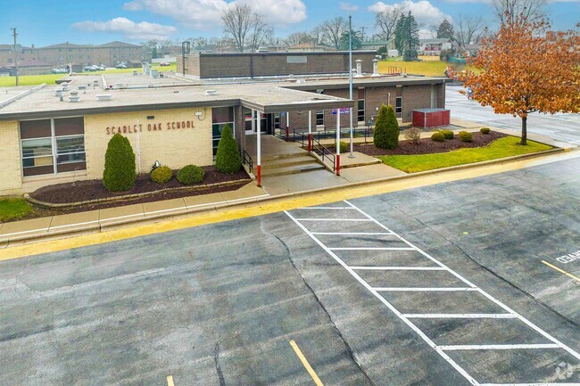 Scarlet Oak Elementary School has great teachers dedicated to quality teaching.