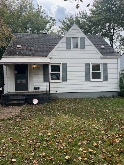 19724 Kenosha St, Harper Woods, MI 48225