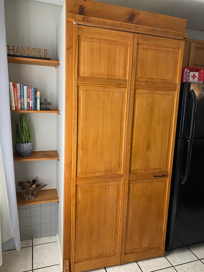 washer/dryer in closet