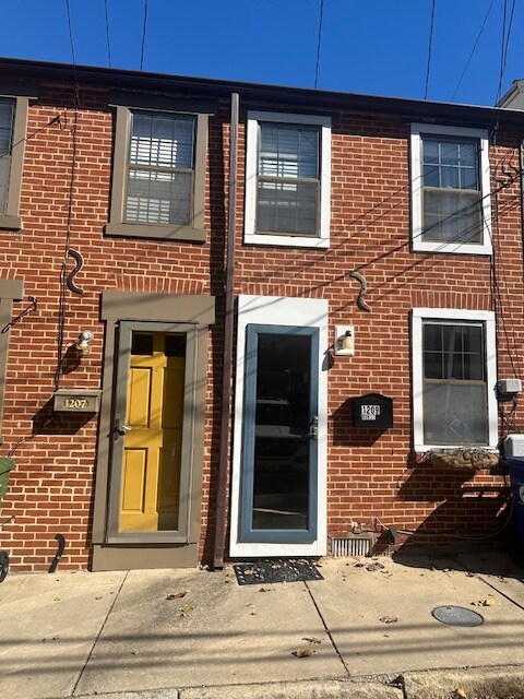1209 Durst St, Baltimore, MD 21230