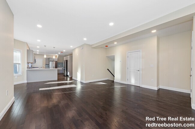 161 4th St unit 1, Medford, MA 02155 - photo 6