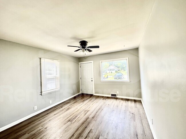 1210 West St, Des Moines, IA 50315 - photo 5