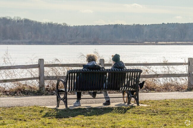Residents of Dudgeon-Monroe can enjoy the lakeside views at Wingra Park during all seasons.