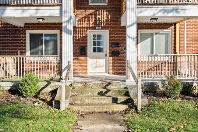 2112 Catalpa Dr unit 2, Dayton, OH 45406 - photo 2