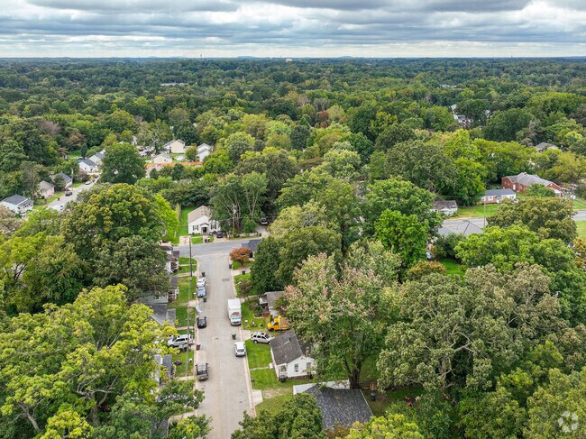 Hewitt Area is a tiny community in Greenboro.