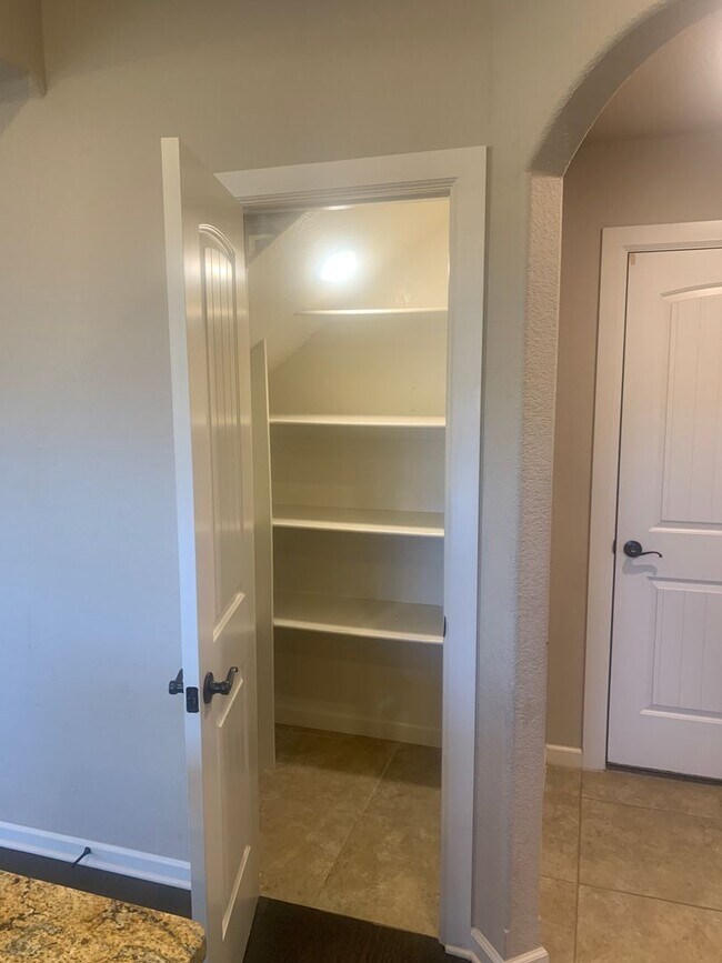 1630 Abbey Ln, Centerton, AR 72719 - photo 5