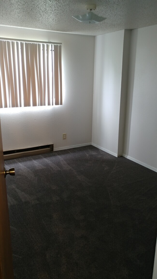 Williston Estates, Williston, ND 58801 - photo 7