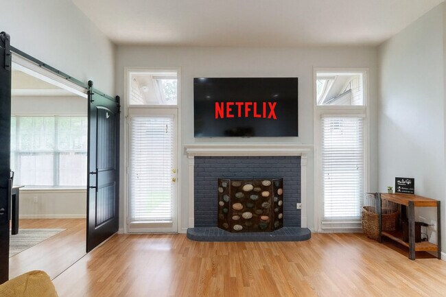 701 Summerglen Dr unit ID1328081P, College Station, TX 77840 - photo 5