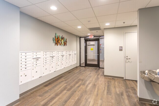 Shoreline Plaza, Minneapolis, MN 55403 - photo 3