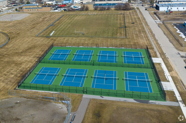 Chatterton Middle School offers tennis.