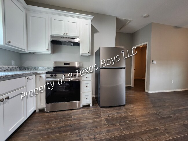 101 N Pecan St unit 105, Leonard, TX 75452 - photo 4