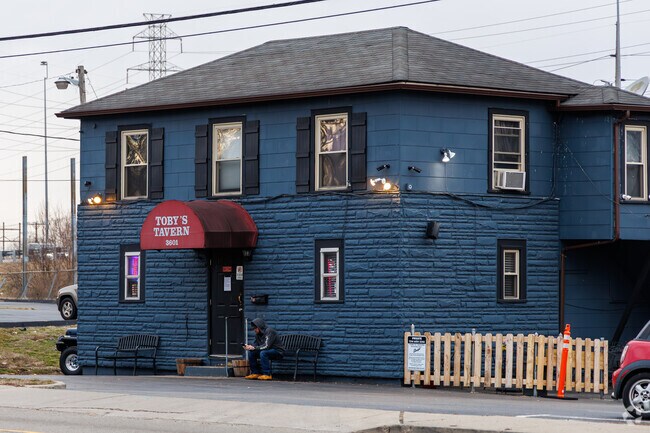 Spend the evening at the very cozy Toby's Tavern on the north end of Hearthstone.