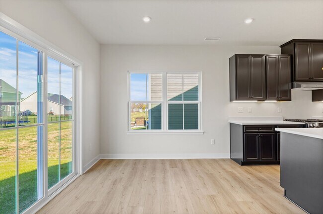 288 Mcnair Rd, Whiteland, IN 46184 - photo 4