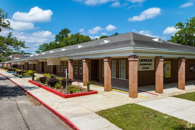 W.H. Leinkauf Elementary School is a public school in the Leinkauf neighborhood.