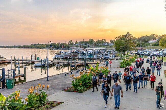 Residents of South Shores have quick access to all the amenities the lake provides.