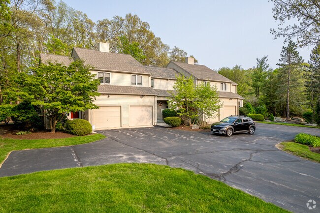 Discover the comfort of townhouses on Poppasquash Road in North Attleboro.