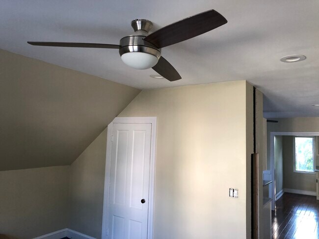 16 Tecumseh St unit 3, Providence, RI 02906 - photo 4