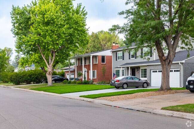 Colonial Revival homes in Holly Hills typically list between 740 thousand and 1.3 million USD.