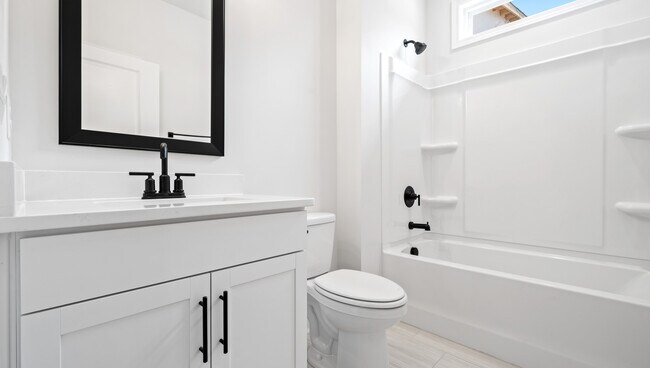 1910 Crumhorn Ave, Boiling Springs, SC 29316 - photo 6