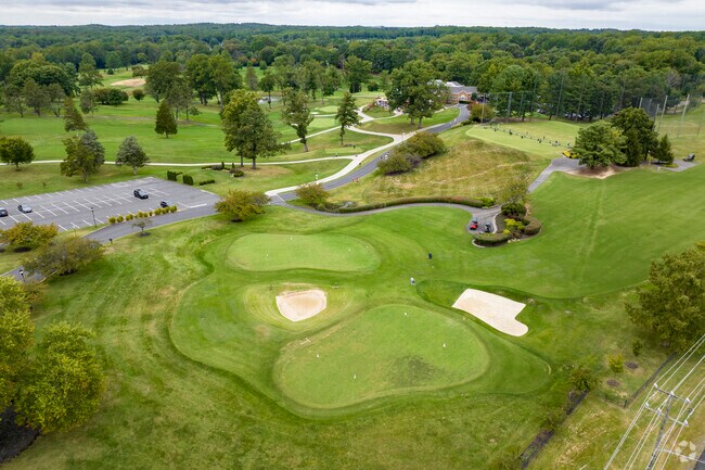 Country Club of Fairfax welcomes you to enjoy their golf course near Kings Park West.