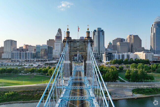 Roselawn residents are only a short drive away to Cincinnati, a city rich in arts and culture.