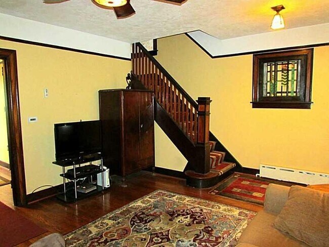 3761 Orpwood St, Pittsburgh, PA 15213 - photo 5