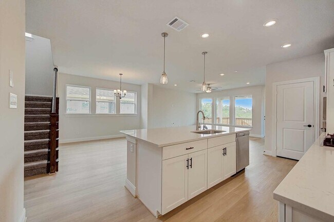 12375 Lost Petal unit 36453707, Schertz, TX 78154 - photo 6