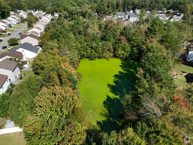 Fall colors make the McIntosh neighborhood even more charming.