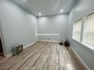 10 Rice St Unit 9 - 1, Brookline, MA 02445