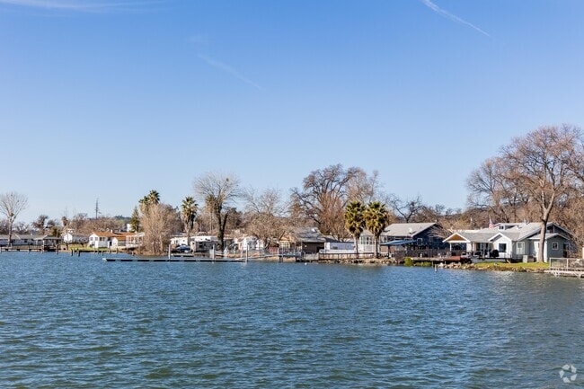 Many homes in Clearlake are placed right on the water with their own boat docks.