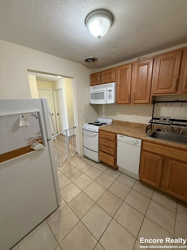 10 Riverside St unit 2, Watertown, MA 02472 - photo 7