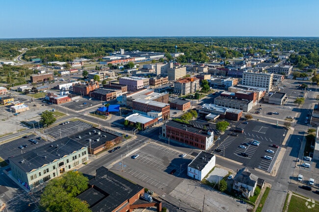 Residents of Bend of the River are located right next to downtown Marion.