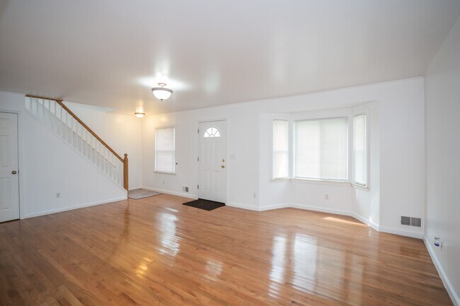 23060 Berdeno Ave, Hazel Park, MI 48030 - photo 6