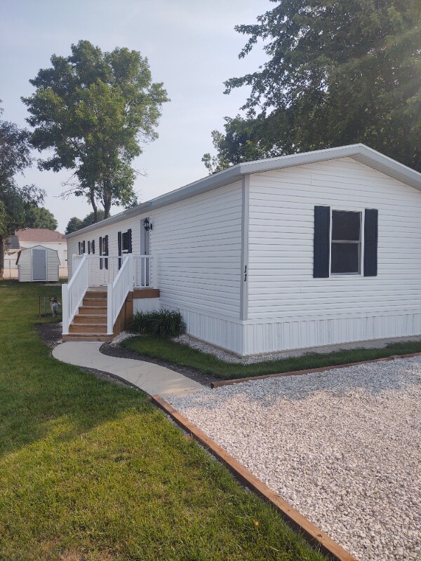 911 West Ave, Webster City, IA 50595