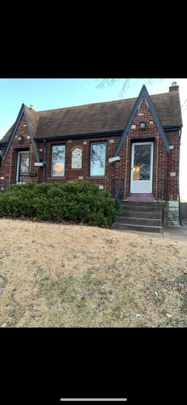 5538 Walsh St, St. Louis, MO 63109