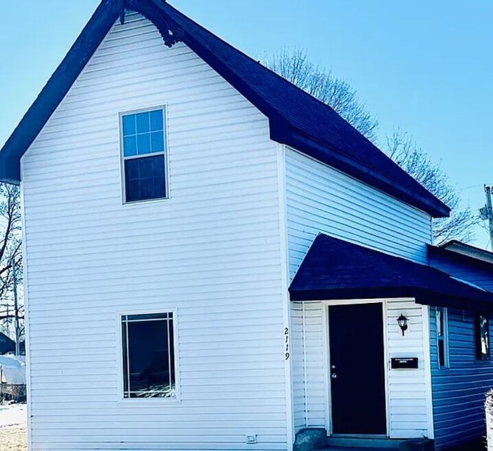 2119 Noble St, Anderson, IN 46016 - photo 1