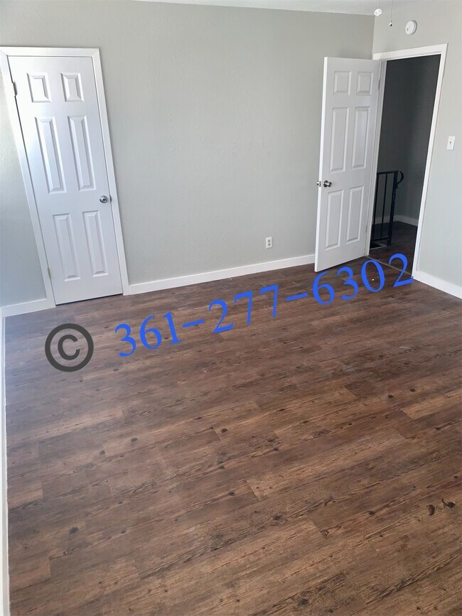 1905 N Ben Wilson St unit 10, Victoria, TX 77901 - photo 6