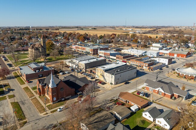 Residents enjoy strolls through leafy streets in Grundy Center.