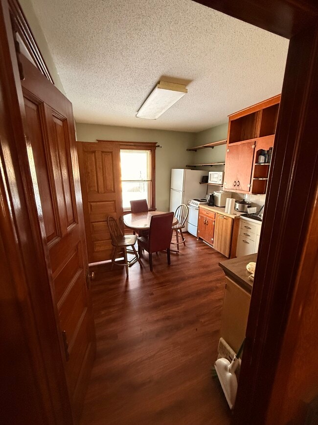 309 E 1st St unit 309, New Richmond, WI 54017 - photo 5