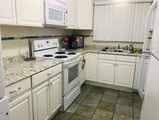 324 E Spruce Ave unit Condo, Inglewood, CA 90301 - photo 5