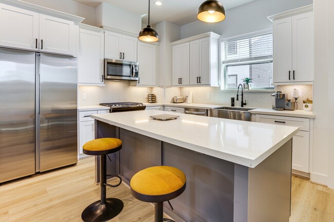 2339 Eagle St unit Mid-Size Suite, Houston, TX 77004 - photo 6