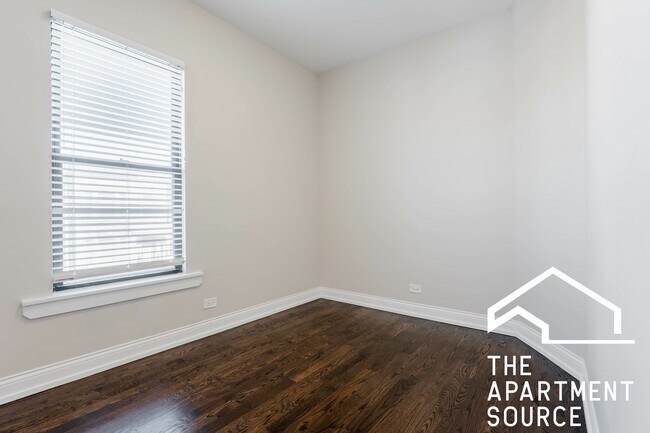 2945 W Diversey Ave unit 2, Chicago, IL 60647 - photo 6