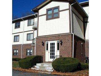 79 Ivan St Unit 77, North Providence, RI 02904