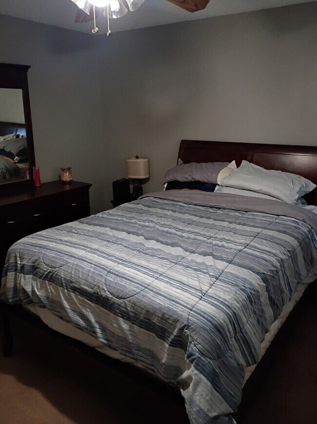 1129 W Avenue j8, Lancaster, CA 93534 - photo 5