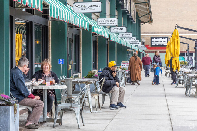 Belvedere Square Market is a favorite spot of Chinquapin Park residents.