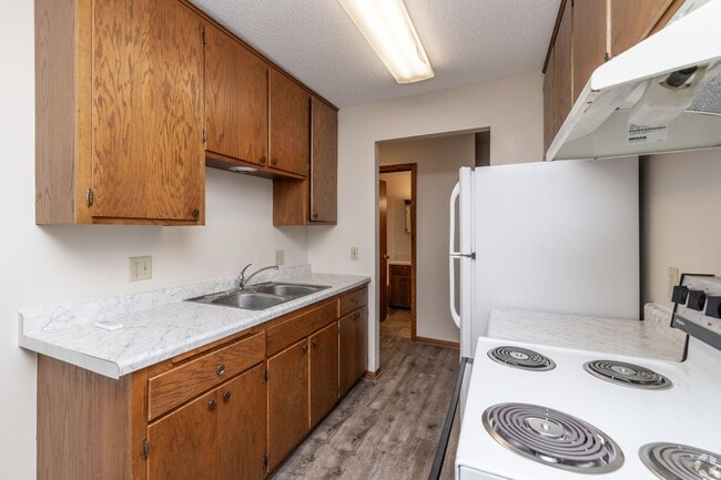 Four Seasons Apartments, Faribault, MN 55021 - photo 6