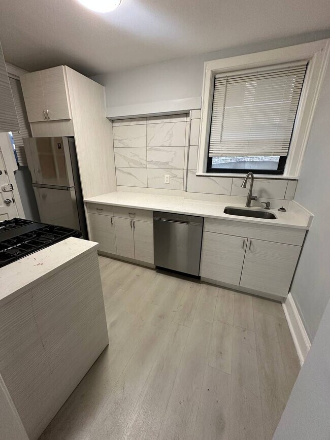 7327 N Honore St unit 3B, Chicago, IL 60626 - photo 5